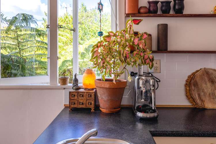 24 Victoria Road South Onetangi_12