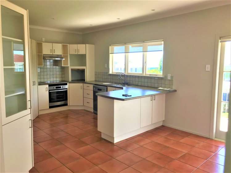 4 Jaemont Avenue Te Atatu South_7