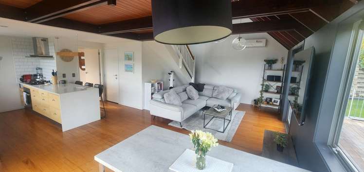 2/146 Soleares Avenue Mount Pleasant_12