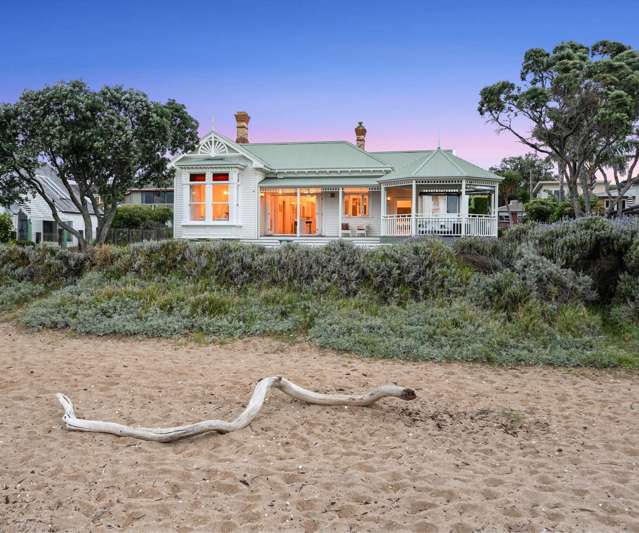 Forever family home on Cheltenham Beach
