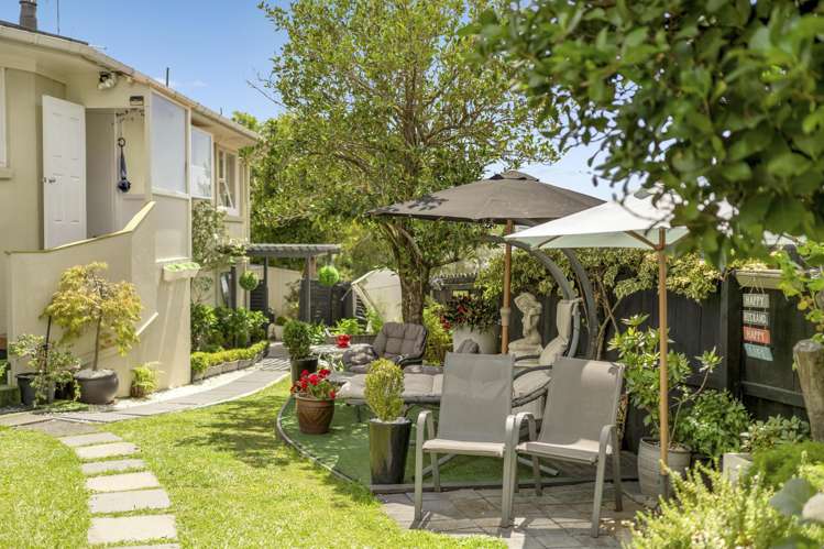 5 Borrowdace Avenue Botany Downs_22