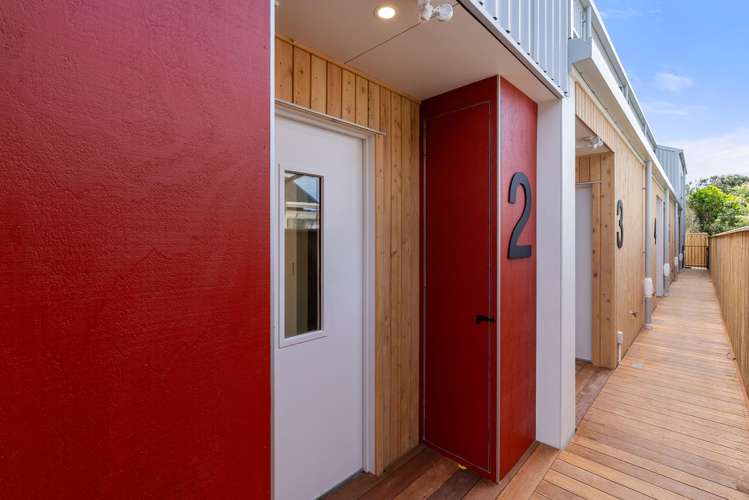 2/161 Onepu Road Lyall Bay_7