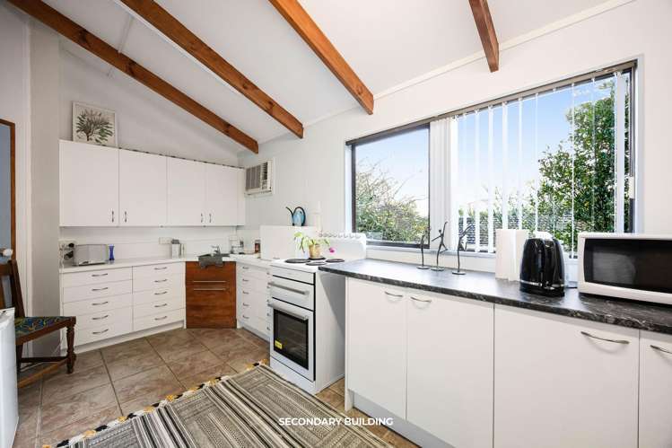 758 East Coast Road Oteha_15