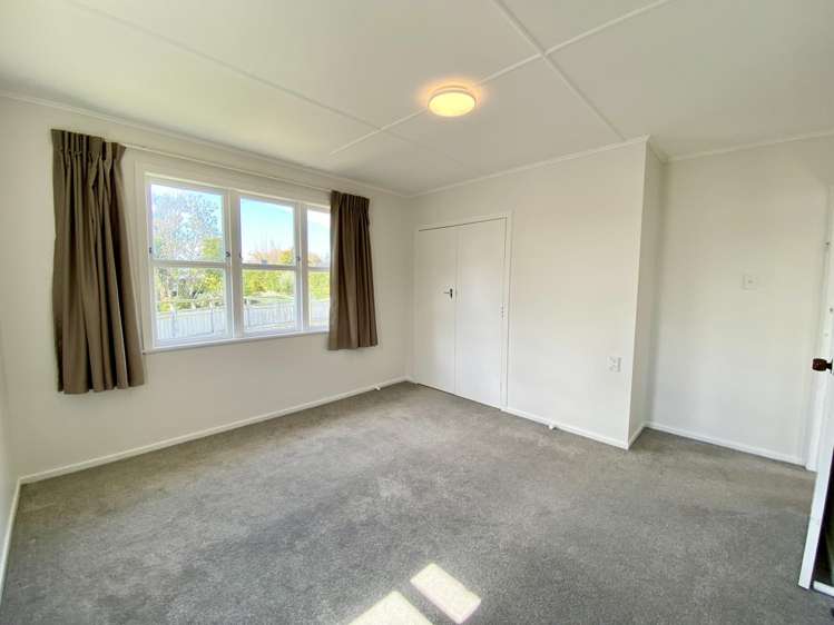 2 Aronui Terrace Kelston_12