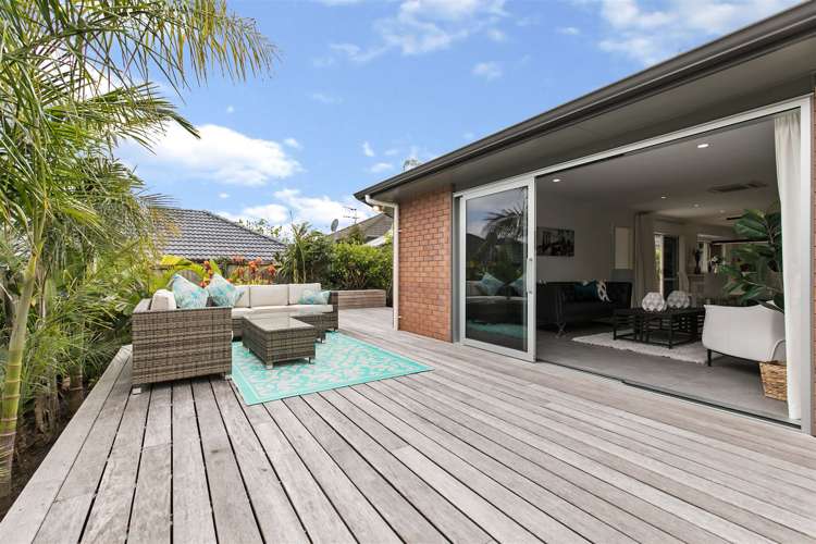 6 Canonbie Place East Tamaki Heights_1