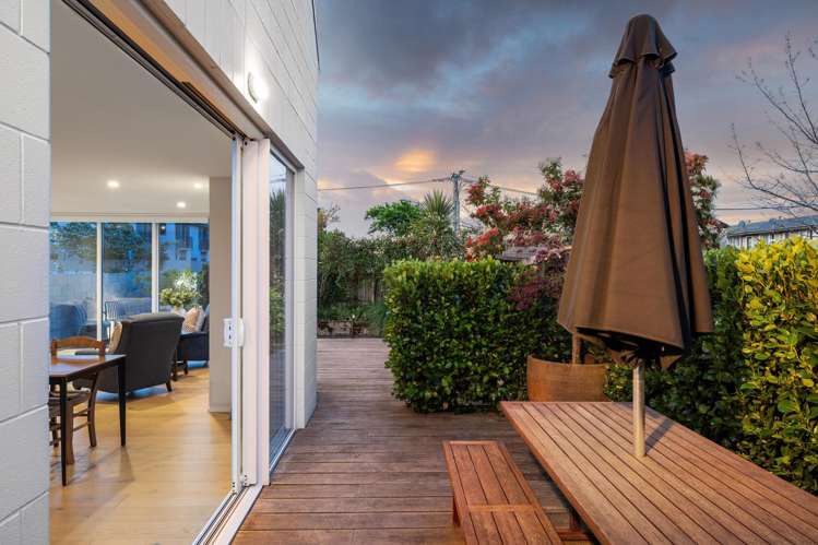 1/14 Andover Street Merivale_4