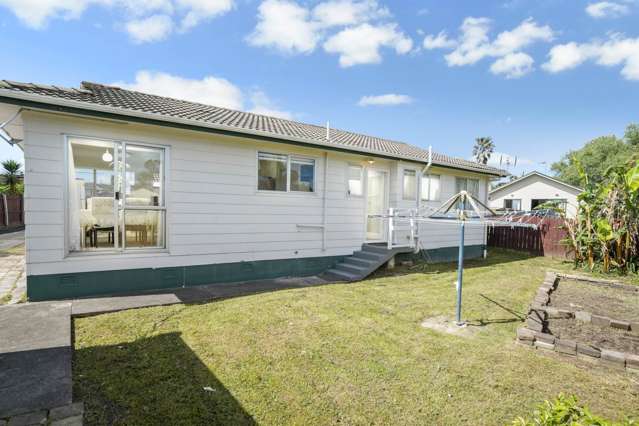 2/3 Edwin Freeman Place Ranui_1