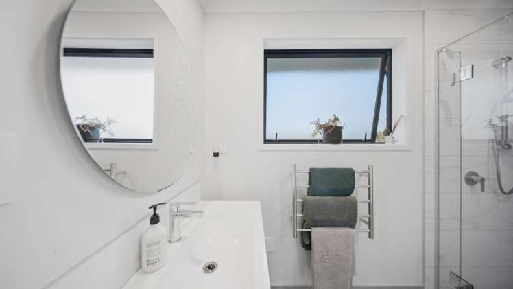 1347 State Highway 16 Waimauku_34