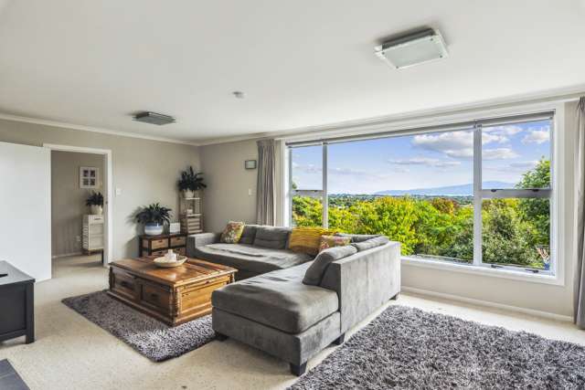 51 Kakariki Grove Waikanae_1