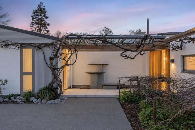 Mid-Century Mastery!