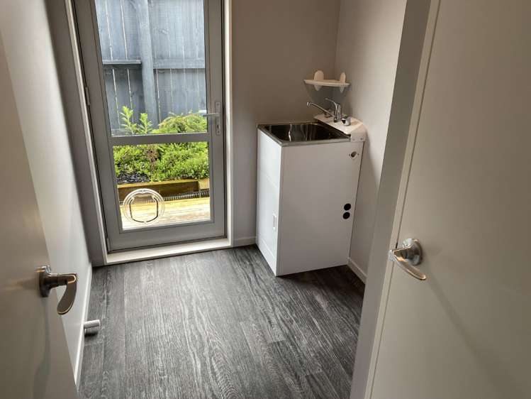 14 Henry Lane Patumahoe_14