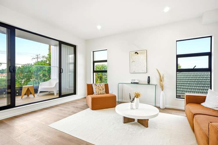 2/14 Karamu Street Te Atatu Peninsula_1