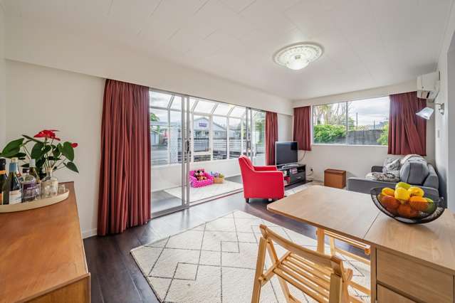 3/45 Royal Street Upper Hutt_2