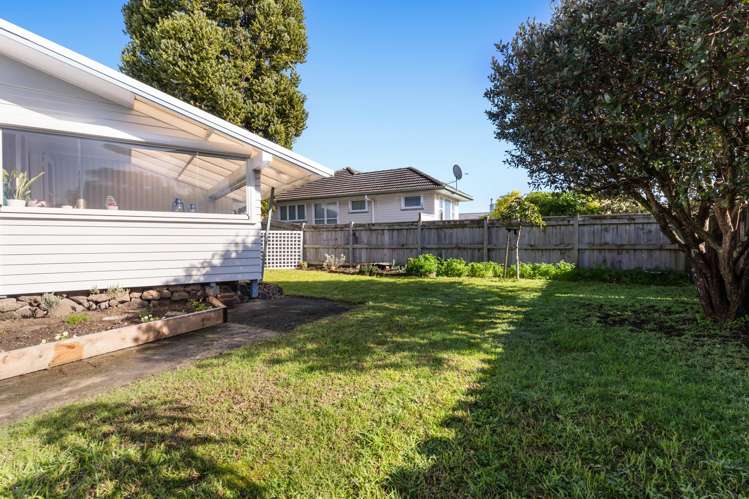 8 Montmere Avenue Te Atatu Peninsula_3