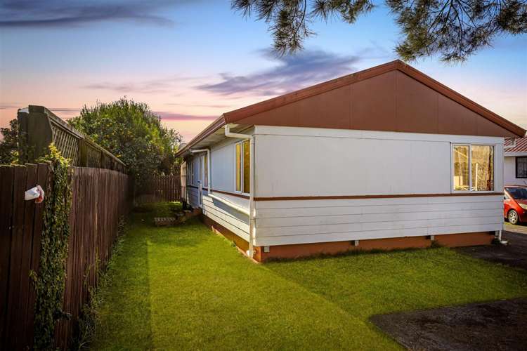 2/9 Ireland Place Ranui_10
