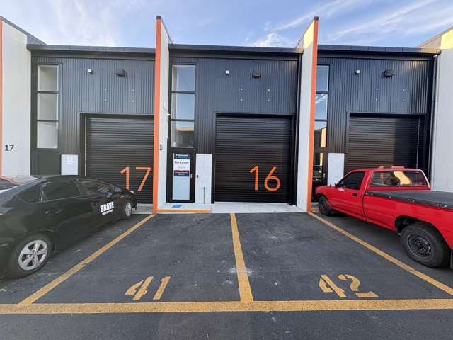 MOVE IN TODAY 91m2 Hobsonville