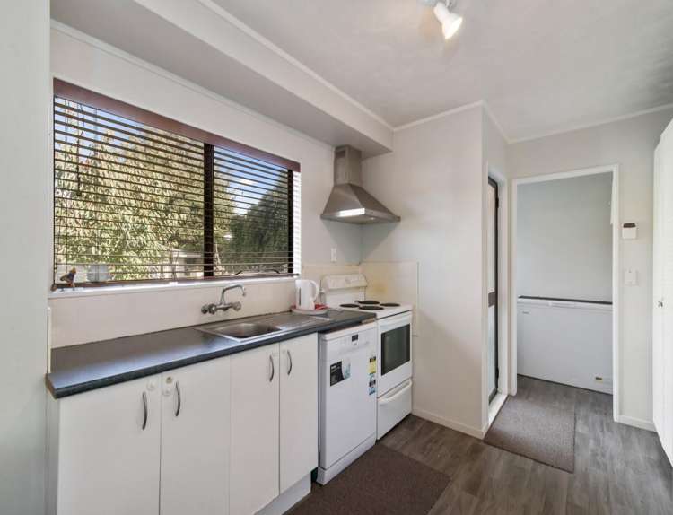5b Gordon Road Western Heights_1