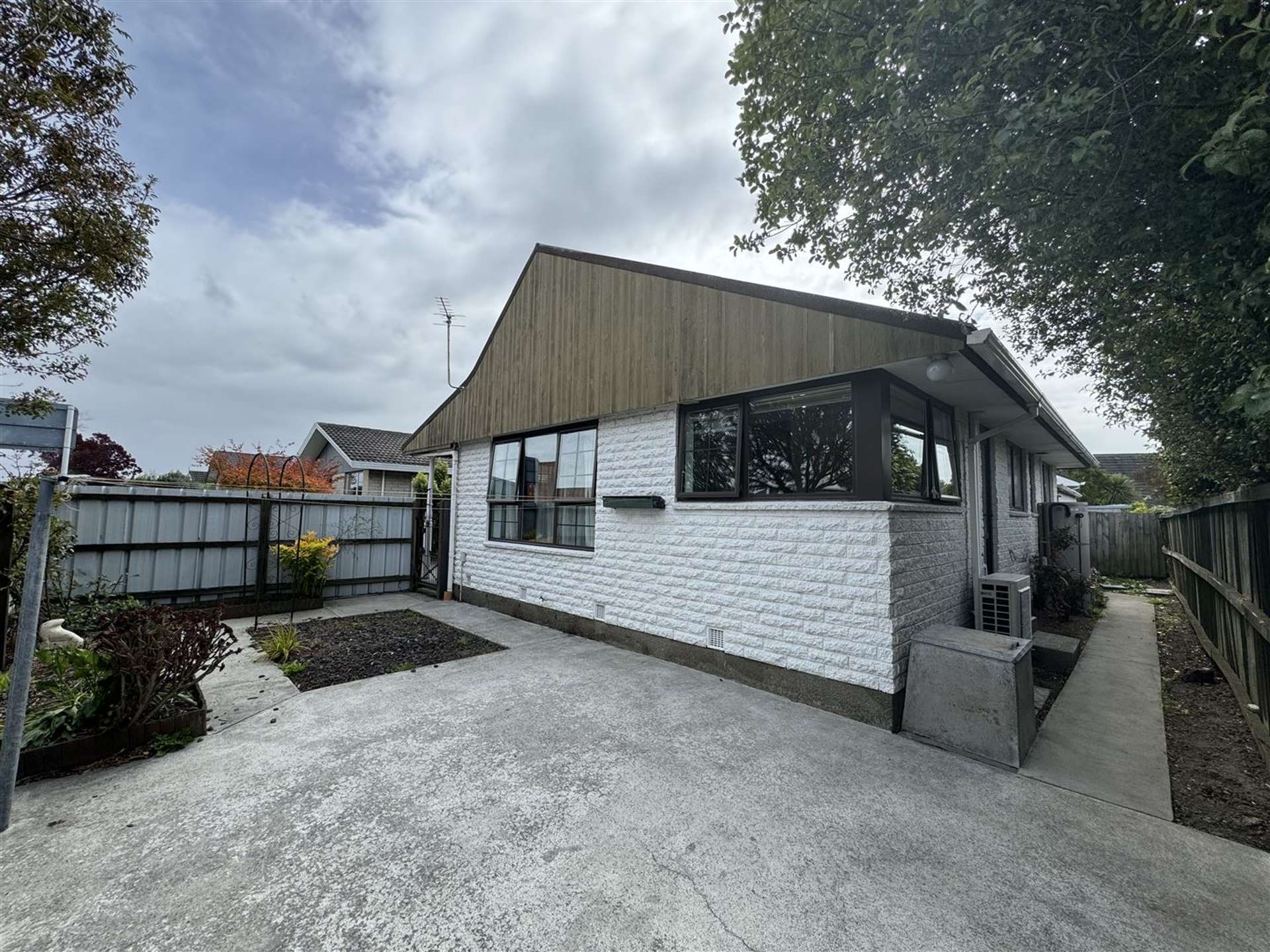 1/172 Sawyers Arms Road Christchurch City Houses for