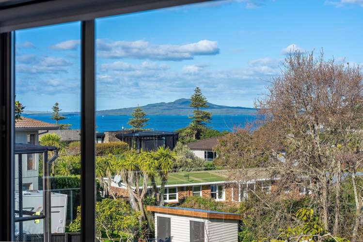 1B Brighton Terrace Mairangi Bay_9