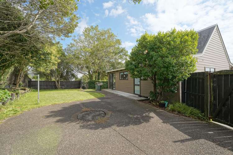 2 Raelene Place Massey_20
