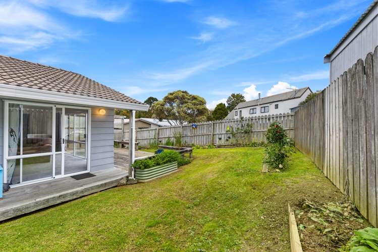 1/8 Atlantis Place Totara Vale_20