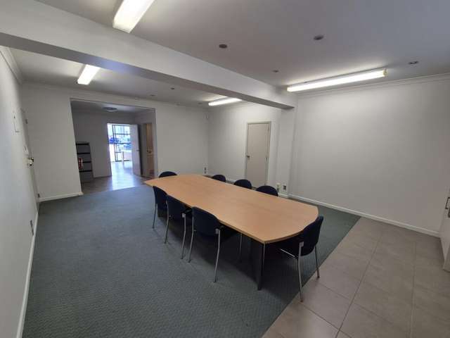 Unit 2, 198 Kapiti Road Paraparaumu_4