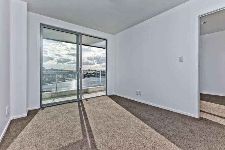 319/17 Link Crescent Stanmore Bay_13