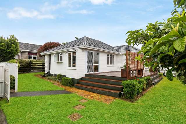 Charming Home in Papakura Available Now!