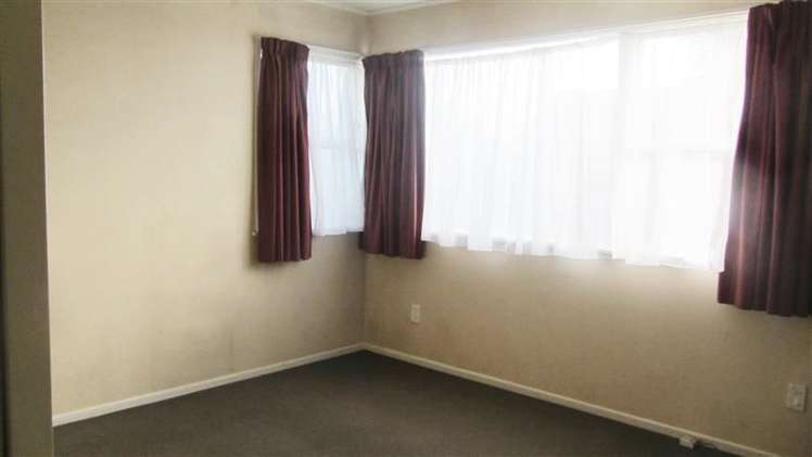 11 Finlow Drive Te Atatu South_6