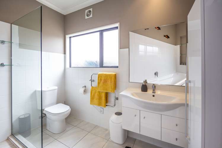 27 Highpeak Place Wigram_13