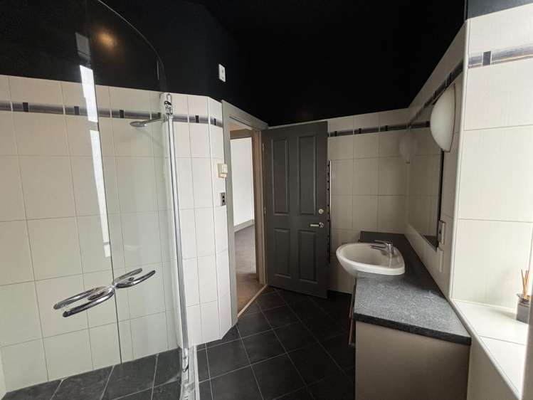 25/2 Victoria Ave City Centre_12