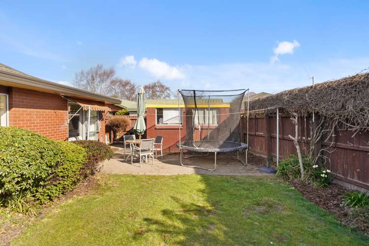 15b Salford Avenue Redwood_1