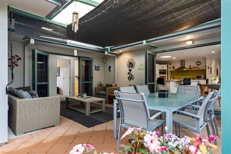 25 Barbados Key Papamoa_14