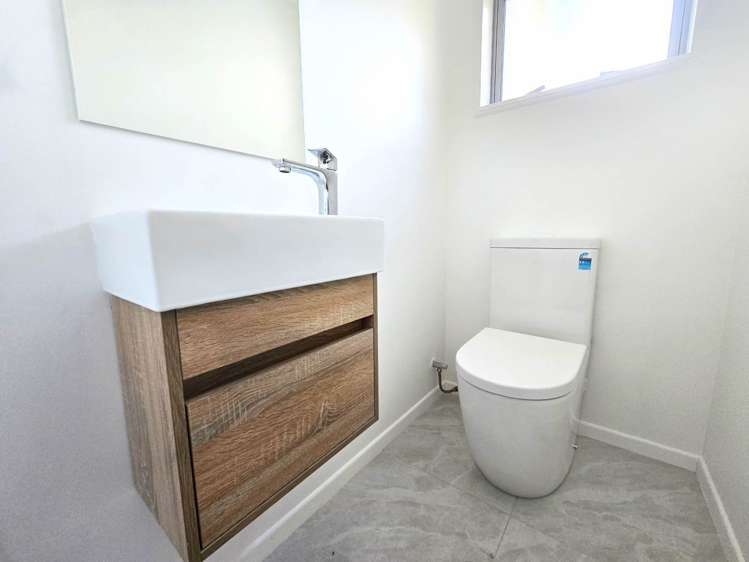 8a Taurima Avenue Point England_9