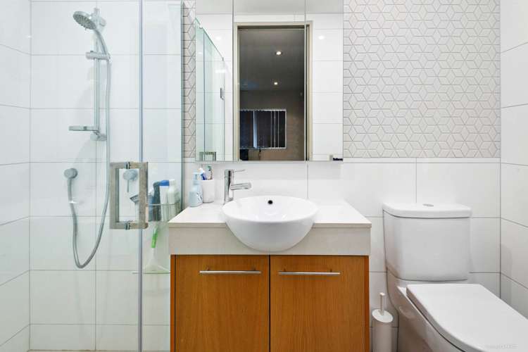 304/252 Centreway Road Orewa_15