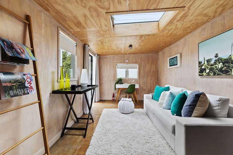 8a Hungerford Road Lyall Bay_9