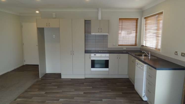 3/60 Bassett Street Burwood_4