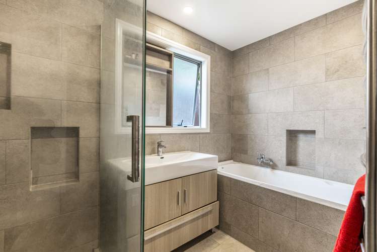 64 Lemnos Place Titirangi_25