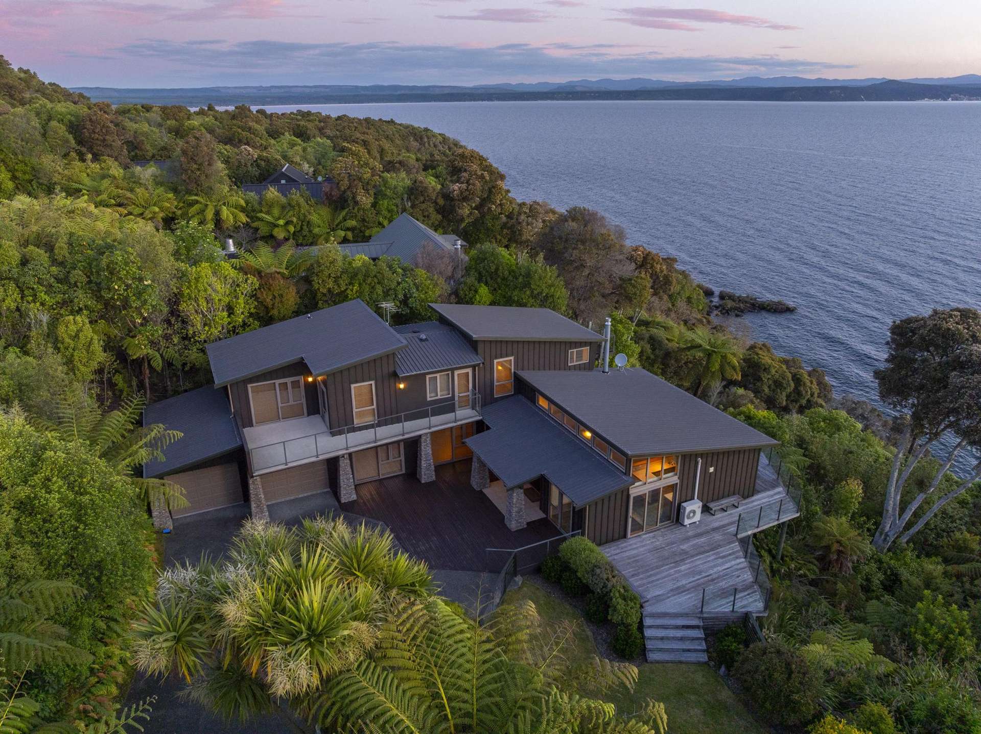 47 Whakamoenga Point Acacia Bay_0