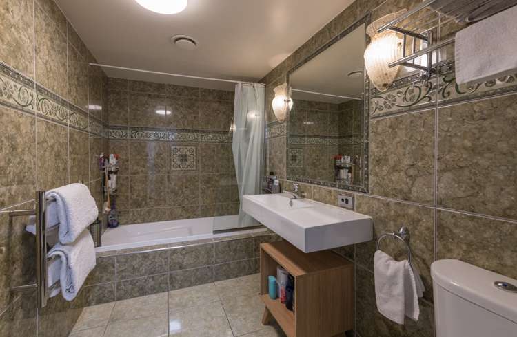 23/24 Quiet Woman Way Monaco_5