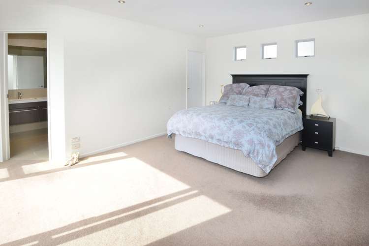 9 Lupetti Rise West Harbour_12