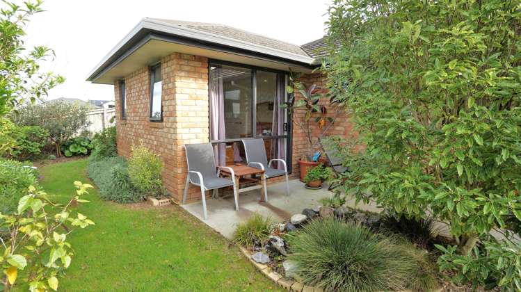 16 Ocean View Rise Ruakaka_12