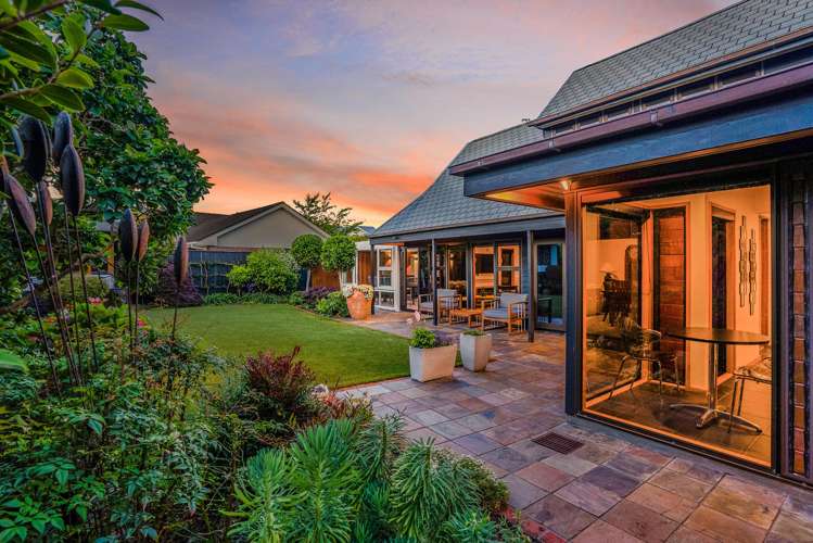 81 Queens Grove Hutt Central_3