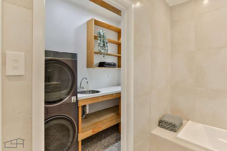 155 Scenic Drive Titirangi_24