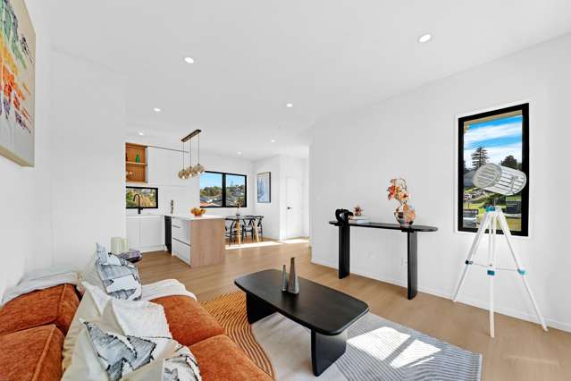 Westlake Zone | Sunny Living by the Reserve