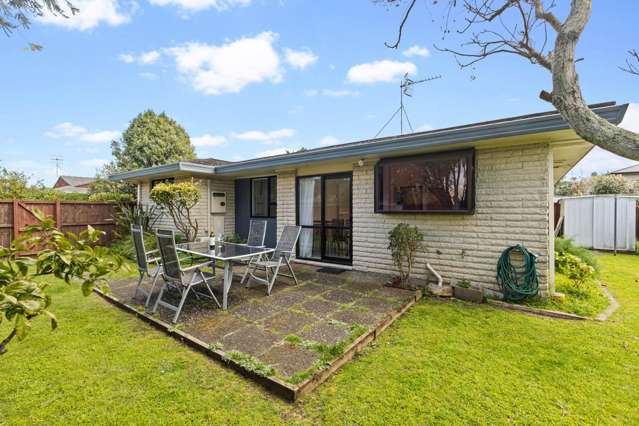 1/50 Vivian Wilson Drive Eastern Beach_2