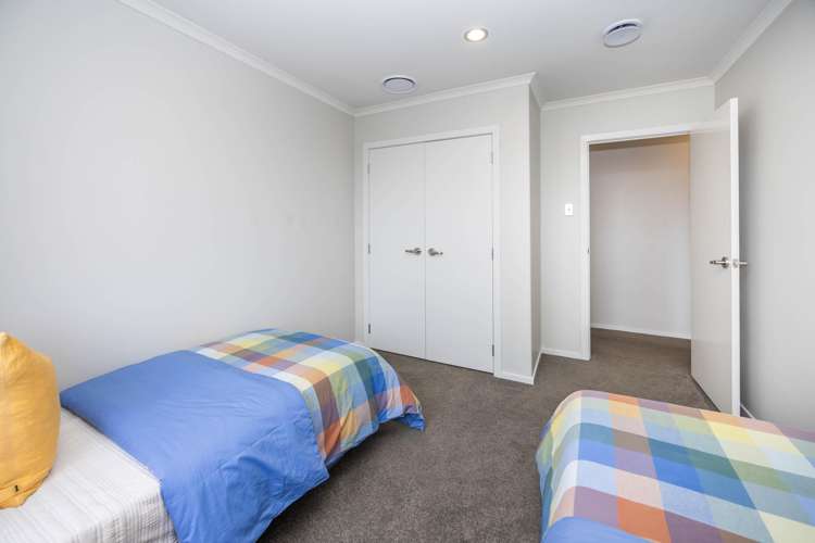 4 Cabourne Drive Glenview_11