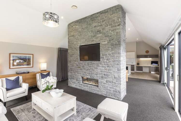 6 Waterstock Way Parklands_14