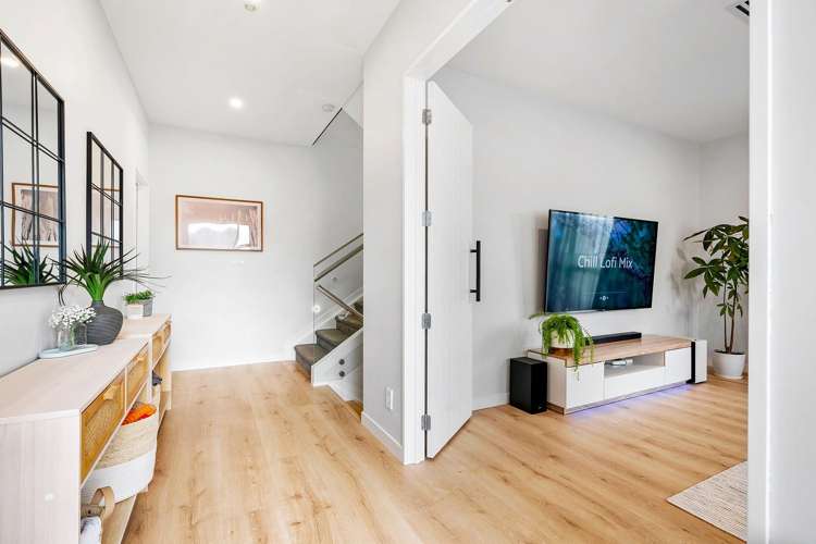 1 Crompton Place Orewa_14