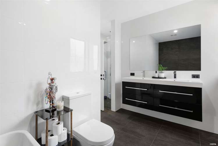 8 Hovingham Court Jacks Point_24